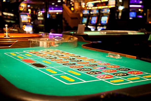 MSC live blackjack table with croupier and player interface
